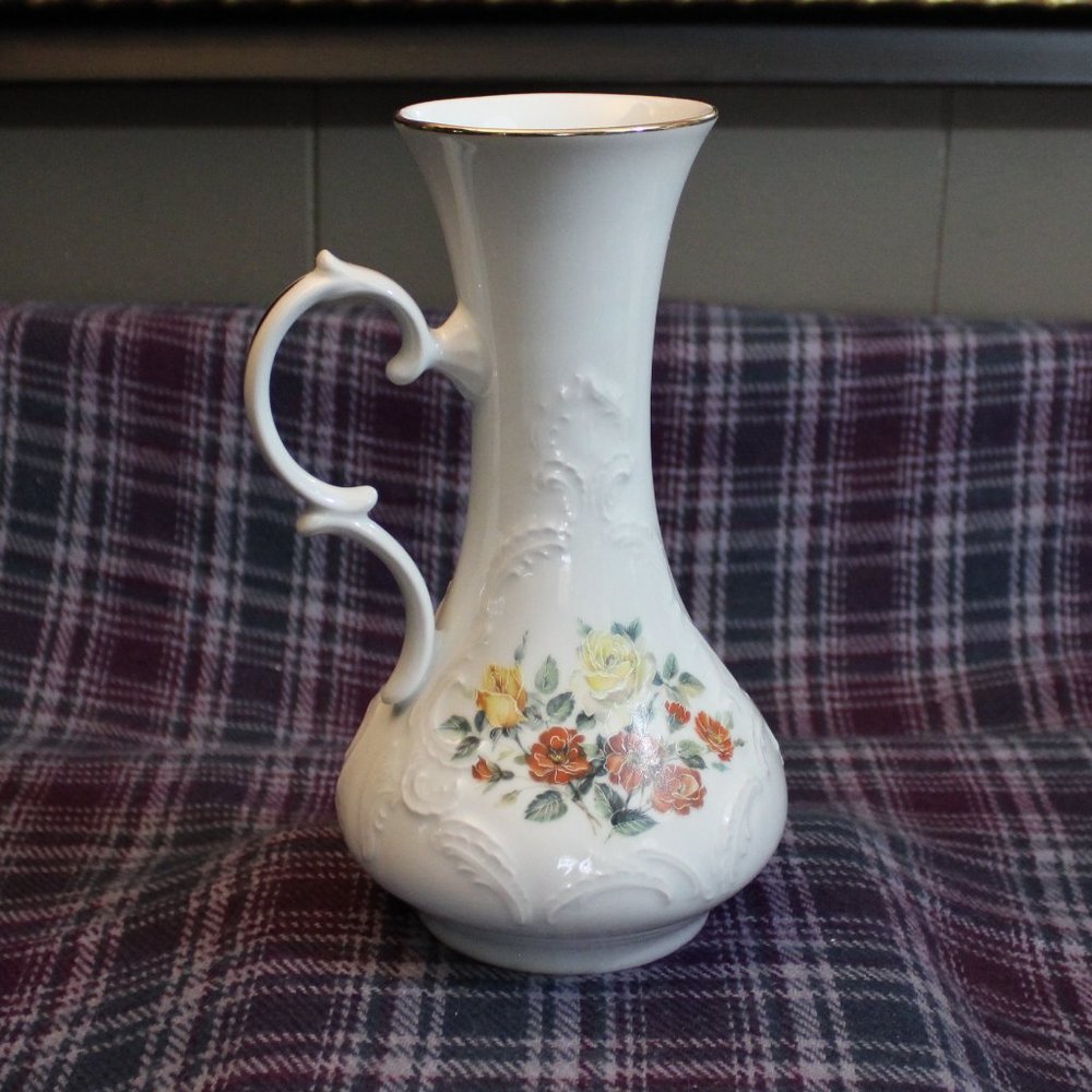 Royal Porzellan Bavaria KPM Hand-painted Handled Vase